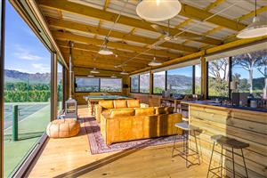 Meticulously Maintained Smallholding with Panoramic Views & Endless Potential