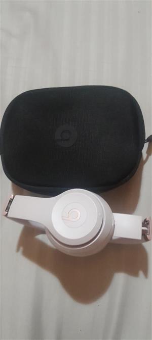 Wireless beats solo4 headphones
