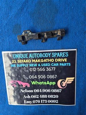 BMW F30 F31 Right Fender Slider Bracket