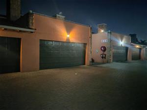 Townhouse For Sale in Glen Marais