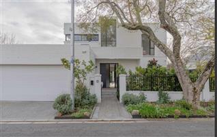 House For Sale in Newlands