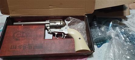 Air pistol co2 colt look alike