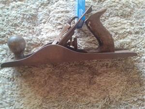 Antique Stanley No 5 hand wood planer..I perfect working condition.