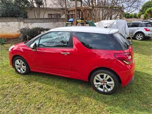 CITROEN DS3 1.6VTI D-STYLE 2011, FULL SERVICE HISTORY,2021, RED & WHITE