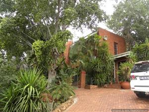 4 Bedroom house on a huge stand (2000sqm)  with pool and lapa in Montana Park