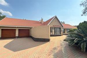 House For Sale in Brackenhurst