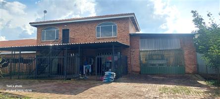 Small Holding For Sale in Mooiplaats A H