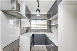 Modern 2-Bedroom Unit with Scenic Views – Priced to Sell