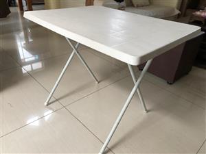 Plastic Camping/Outdoor table -suited to a beautician portable table