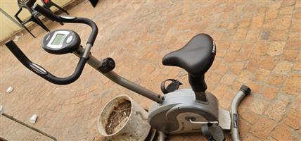 Trojan 200 best sale exercise bike