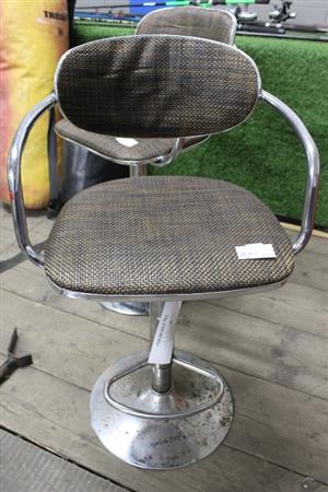 BROWN AND BLACK BAR CHAIR(S066925A)