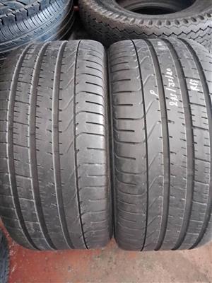 2 X 275/35/20 Pirelli runflat tyres with sufficient thread 