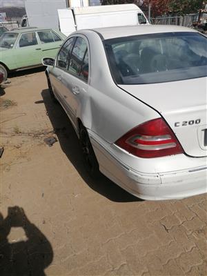 W203 c200 stripping for spares 