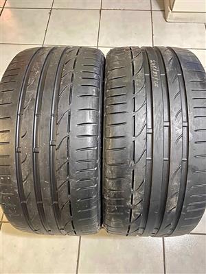 2 X 245/35/18 Bridgestone Runflat tyres with sufficient thread 
