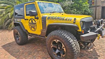 3.8 Jeep Sahara 37 Inch Wheels