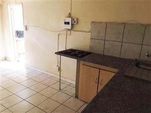 Bachelor Flat available for rental in Morewag Kroonstad
