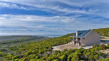 Nature Reserve Lifestyle with stunning views!