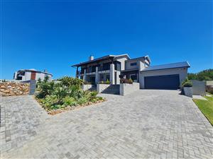 Opportunity in the Best Estate, Blue Waters Estate, in Jeffreys Bay