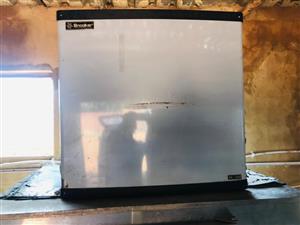 2x 500kg Ice Machines for sale 