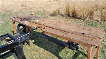 Radial arm saw