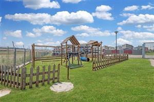 3-Bedrooms and 2 and half Bathrooms Townhose – For Sale