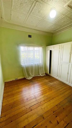 Inside room to rent in Kensington