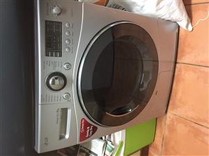 LG 9kg Condensor Dryer