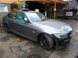 BMW 323i E90 Automatic - 2010