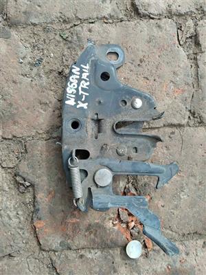 Nissan xtrail Bonnet catch for sale 