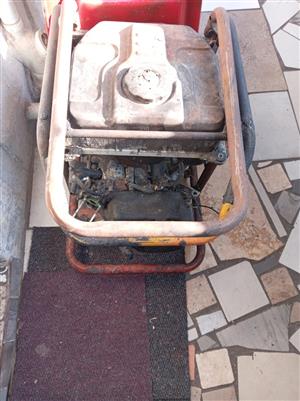 Petrol generator 