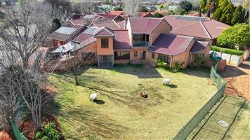 House For Sale in Mooivallei Park