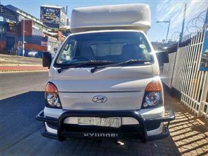 HYUNDAI H100 2.6 2018 WHITE  MANUAL  DIESEL SPARE KEY  SERVICE BOOK