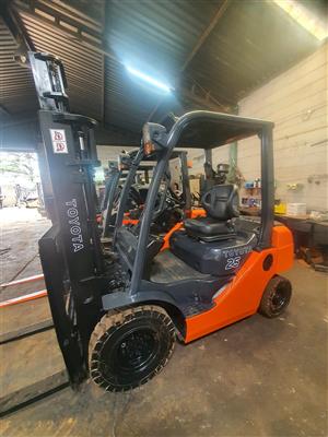 Toyota forklift 2.5ton diesel for sale 