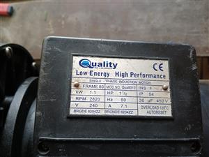 poolpump  1.1kw quality  pool pump good condition 
