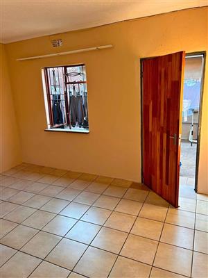 Bachlorpad to rent in Soweto