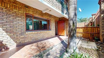 Charming Family Living with a Manicured Garden in a Tranquil Community