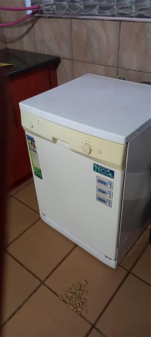 Kelvinator dishwasher 