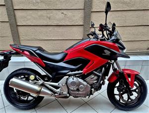 HONDA NC 700 CC (EXCELLENT CONDITION)