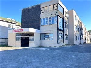1-Bedroom Flat in Secure Southernwood Complex – Prime Location
