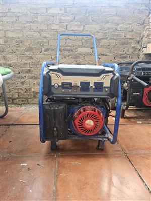 Mac Africa adendorf 5.5kva generator.used,runs on first pull,needs a battery