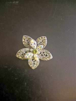 Pretty brooch for sale