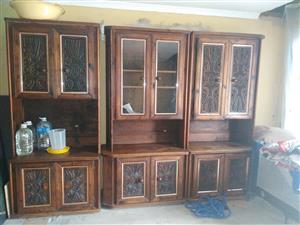 Room divide, 3 pies TV cabinet for sale good condition, life time guarantee 