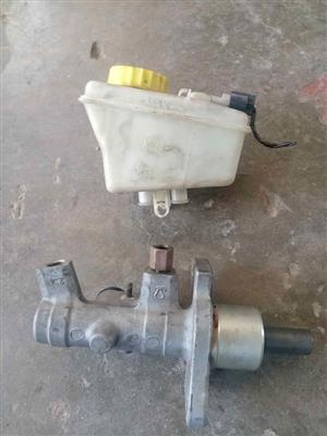 BMW E46 BRAKE MASTER CYLINDER IN GOOD WORKING CONDITION