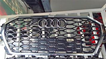 AUDI Q3 GRILL 
