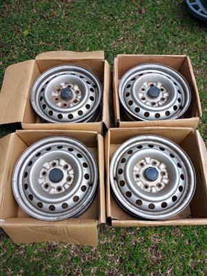Set of 4 steel rims for Pajero 3.2 DID