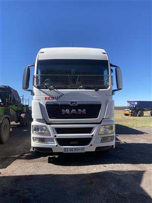 2020 Mantgs26480 horse with 2 tippers