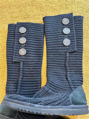 Real Ugg boots . size uk4. Good condition. Collection in Seapoint.