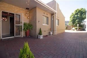 Luxury Living in Croydon, Kempton Park! 🏠