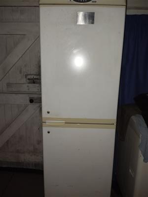 Defy Twiin double door outo defrost fridge 