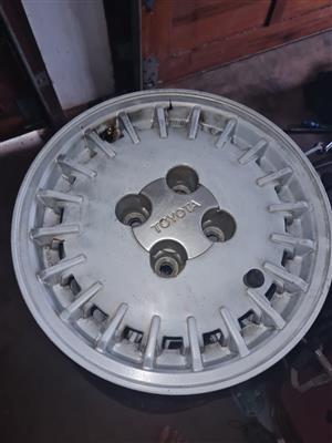 Toyota Cressida wheels 5xRims With caps 4114 original pcd | Junk Mail ...